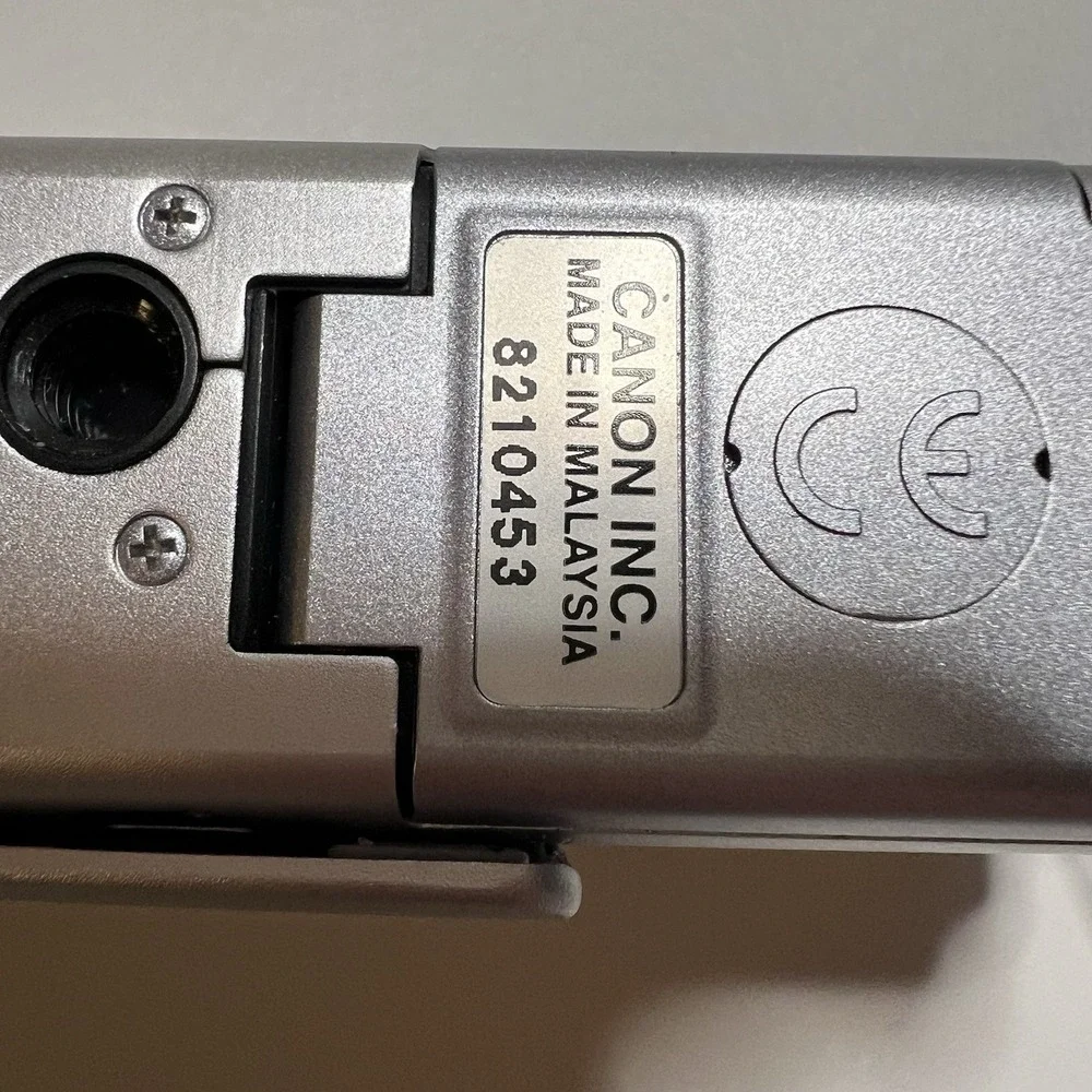 CANON ELPH Z3 COMPACT DIGITAL APS POINT & SHOOT FILM‎ CAMERA W Tripod - Untested